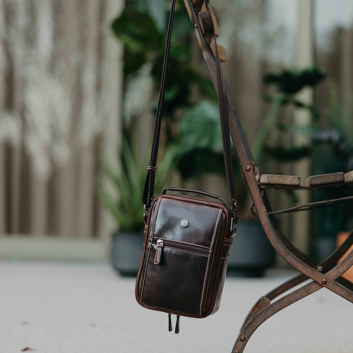 Oxford Detailed Crossbody