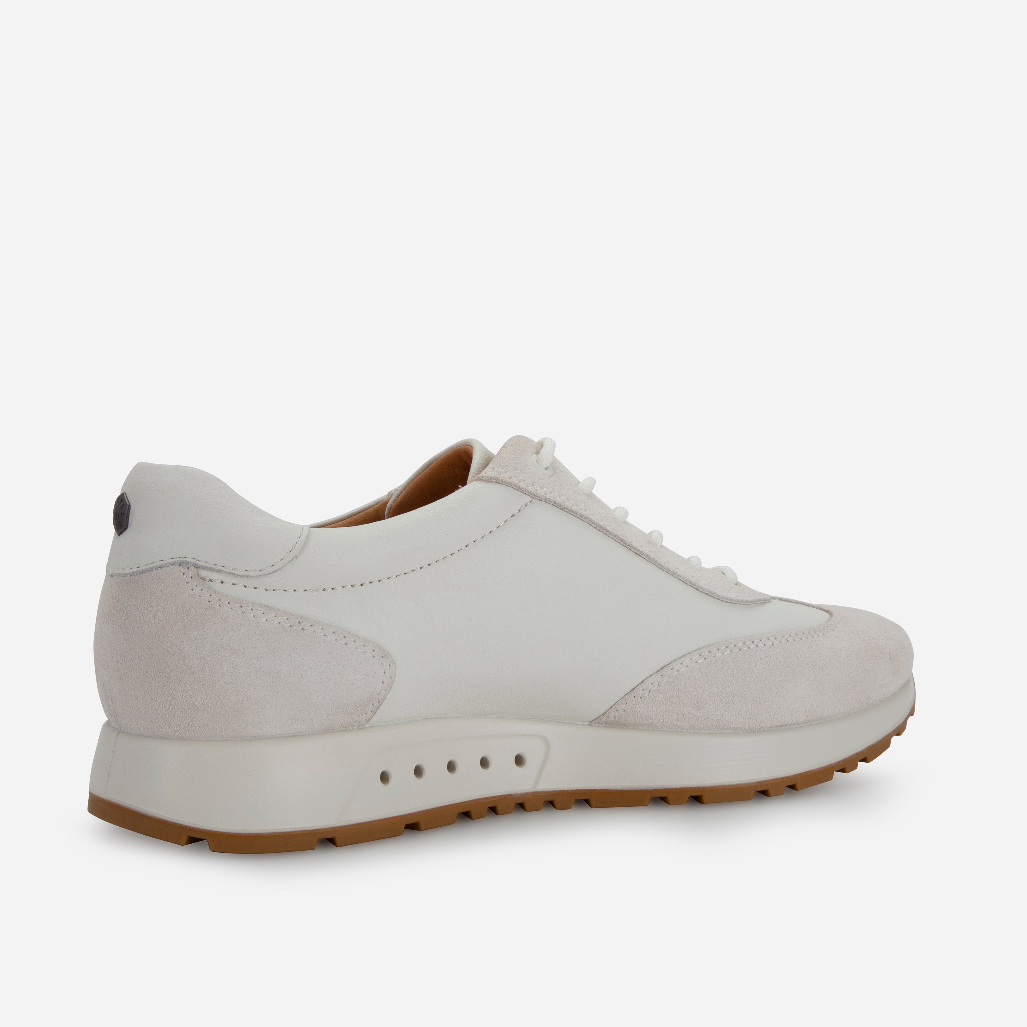 White leather sneaker, angle view – Jekyll & Hide