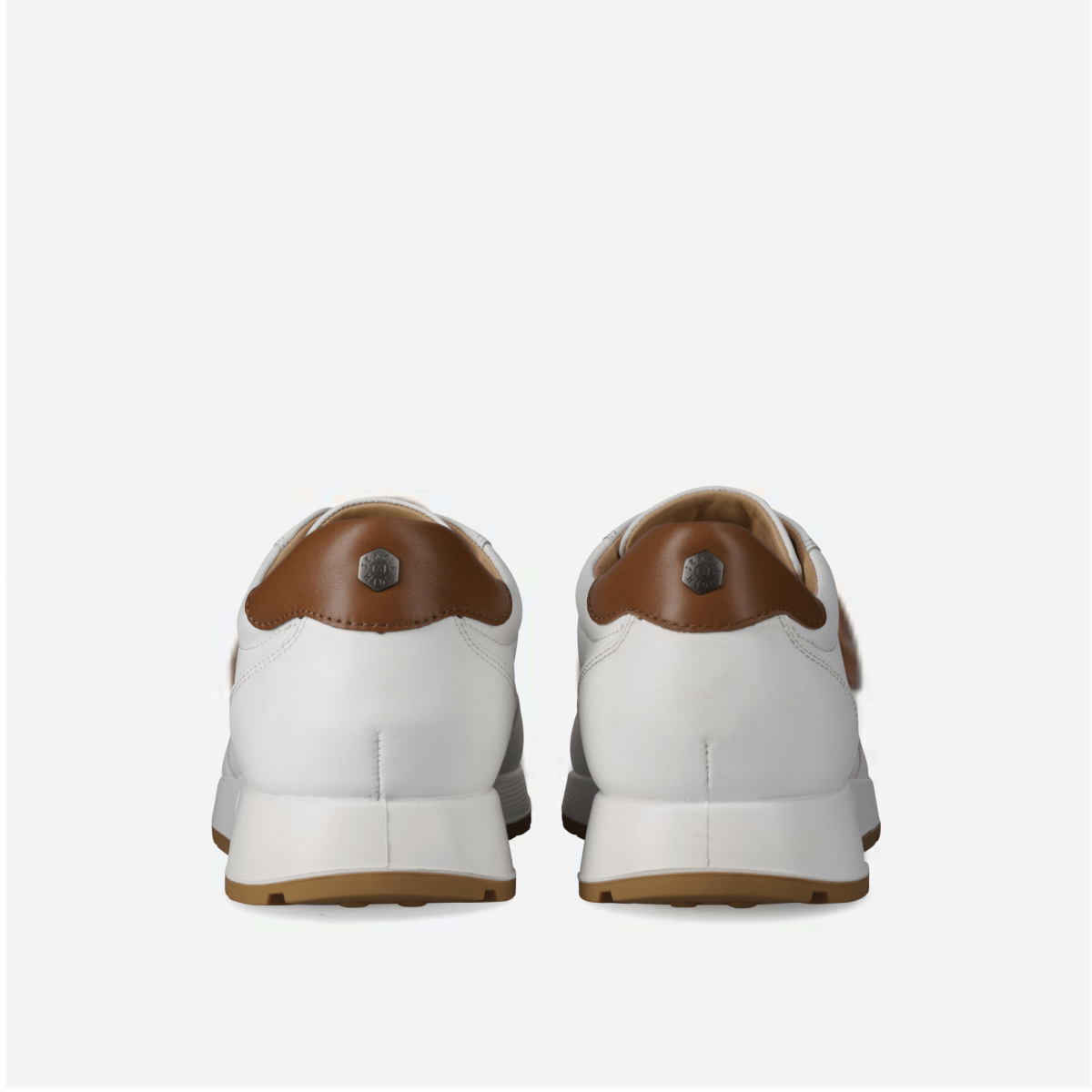 Beaumont black men's leather sneakers by Jekyll & Hide - hardware detail