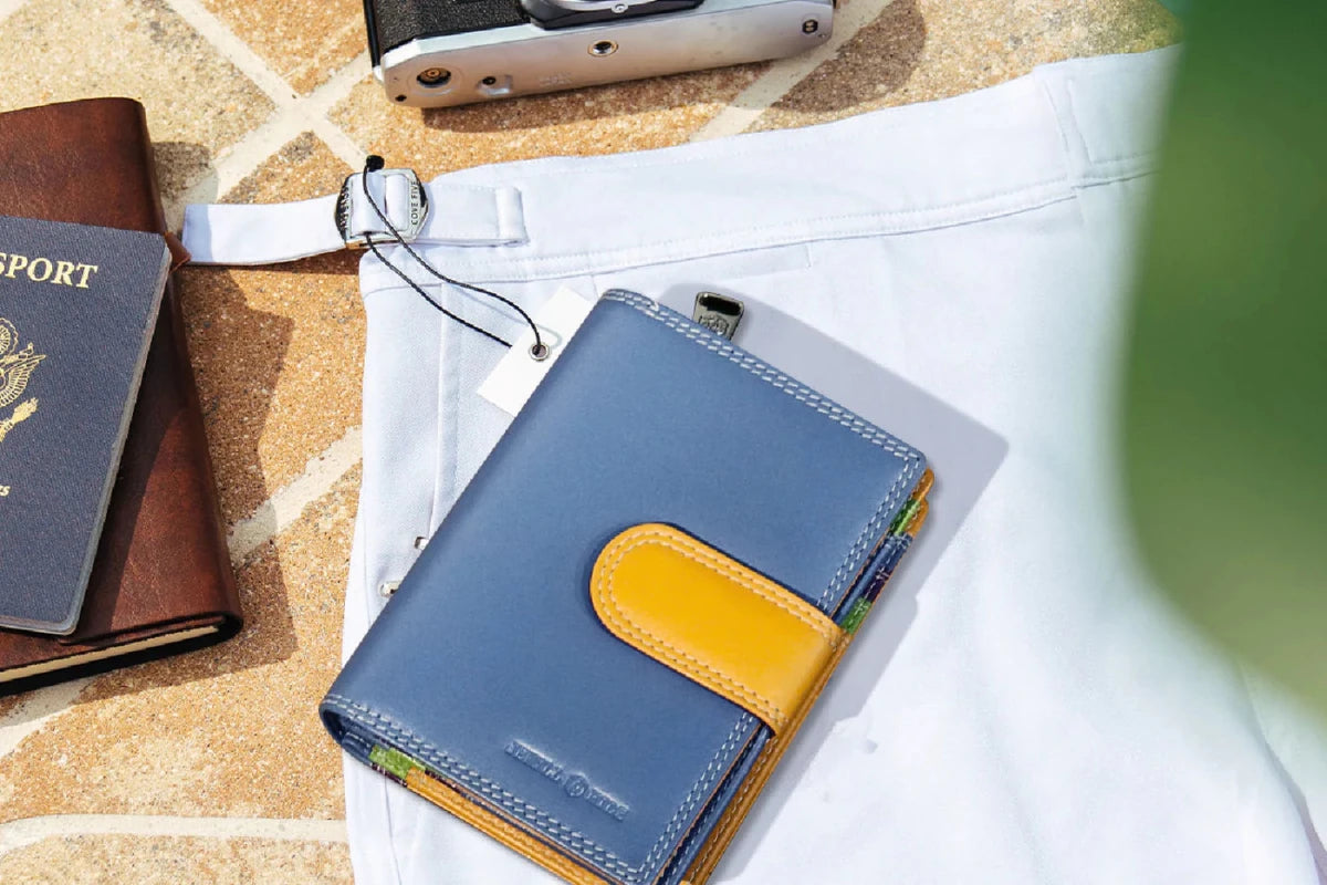 CARIBBEAN fiji leather purse by Jekyll & Hide - front view