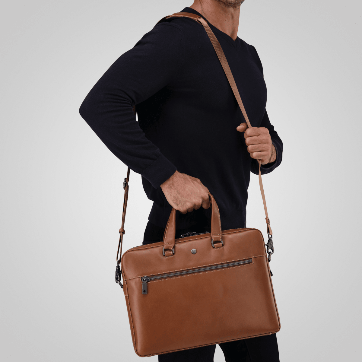 OXFORD colt leather briefcase by Jekyll & Hide - close-up detail