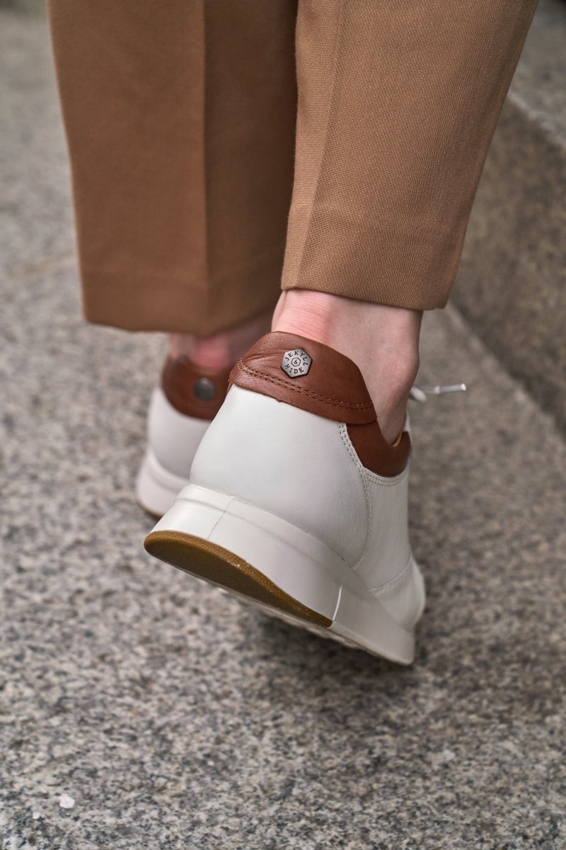 Beaumont black leather sneakers by Jekyll & Hide - hardware detail
