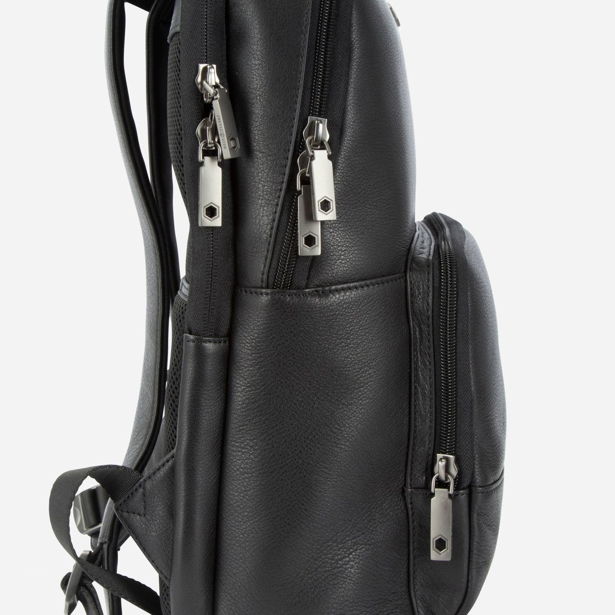 Montana colt men's leather backpack by Jekyll & Hide - interior detail