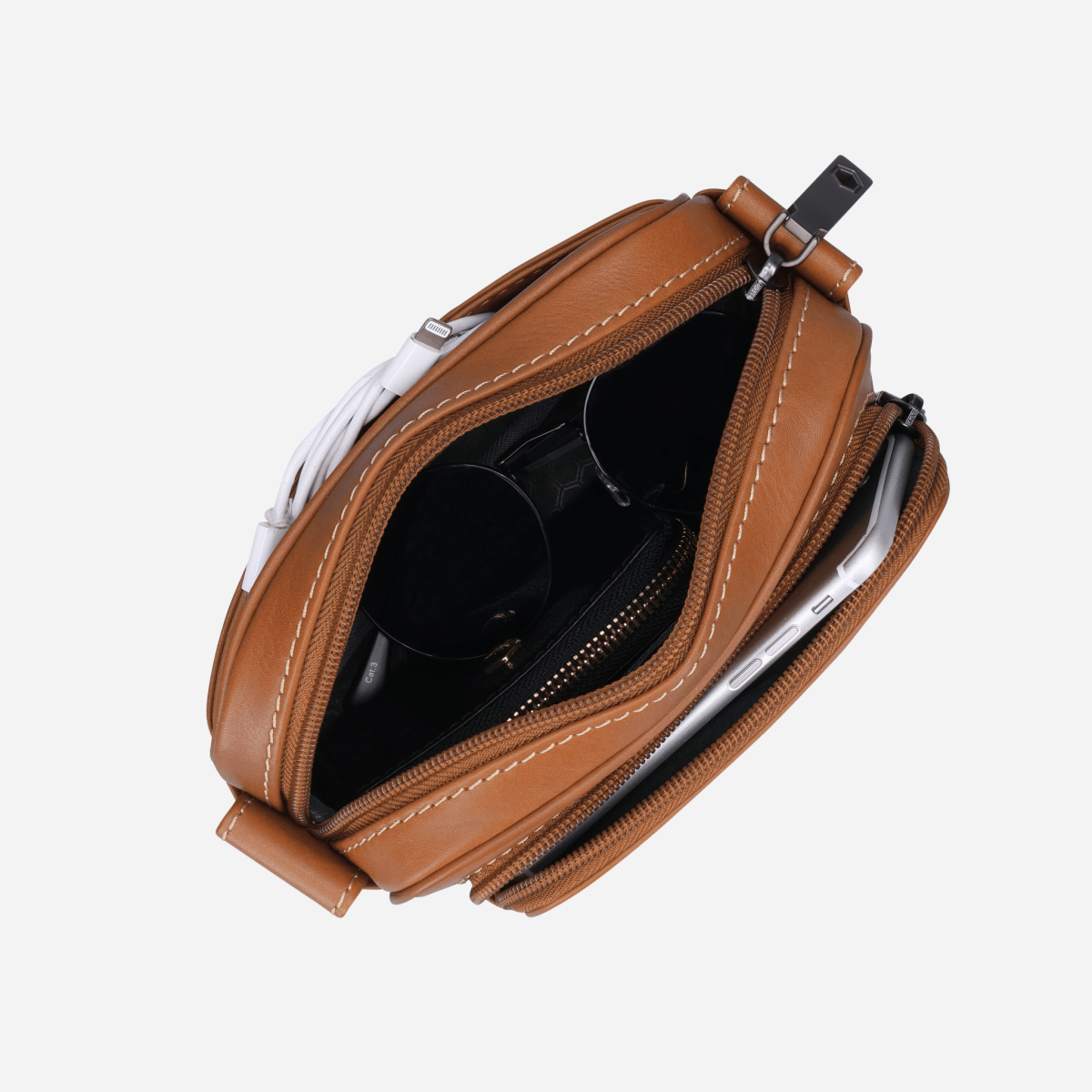 Norwegian black men's leather crossbody bag by Jekyll & Hide - interior detail