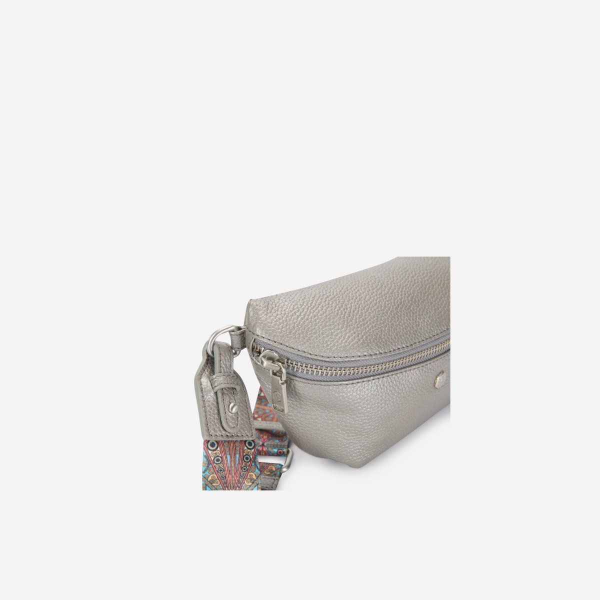 Slim Ladies Leather Waist Bag, Metallic Silver