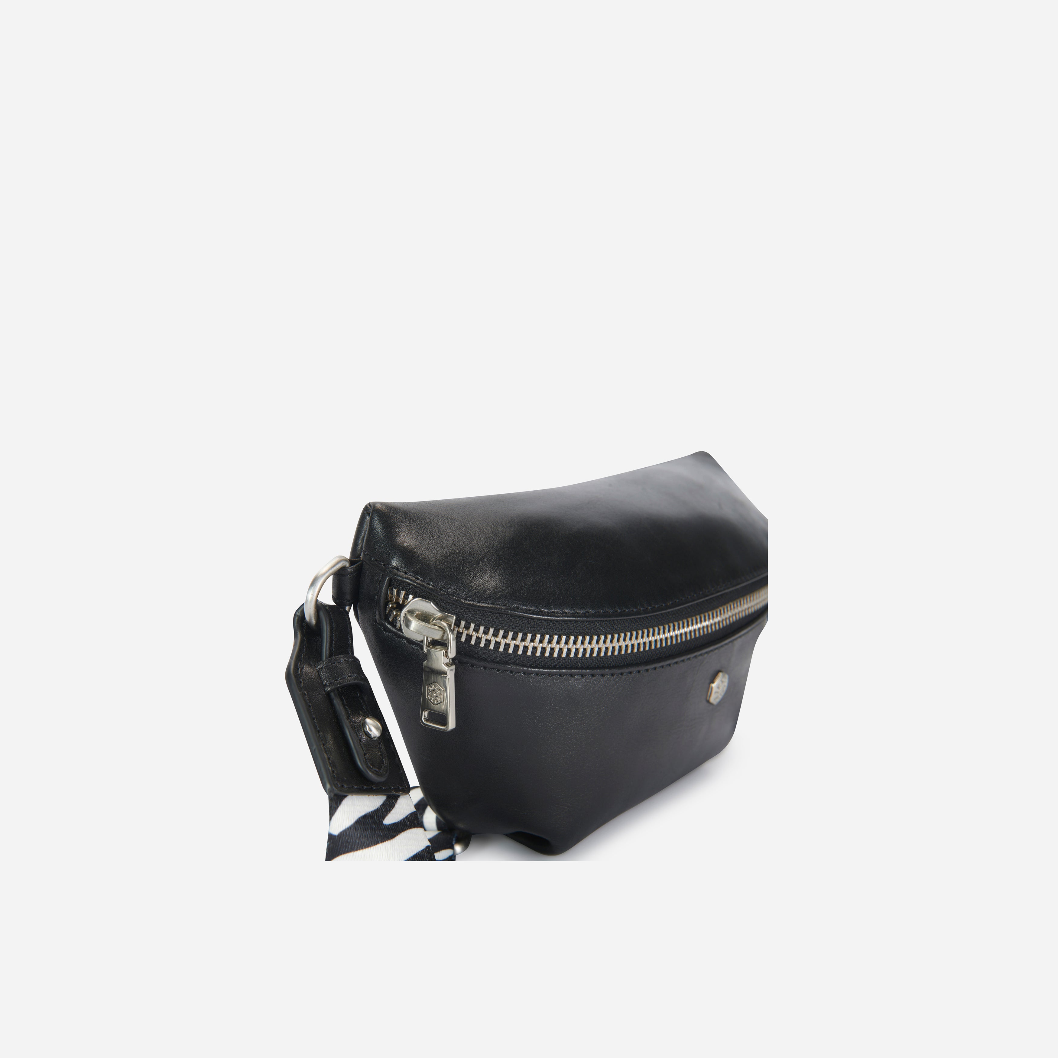 Osaka Slim Ladies Leather Waist Bag, Black