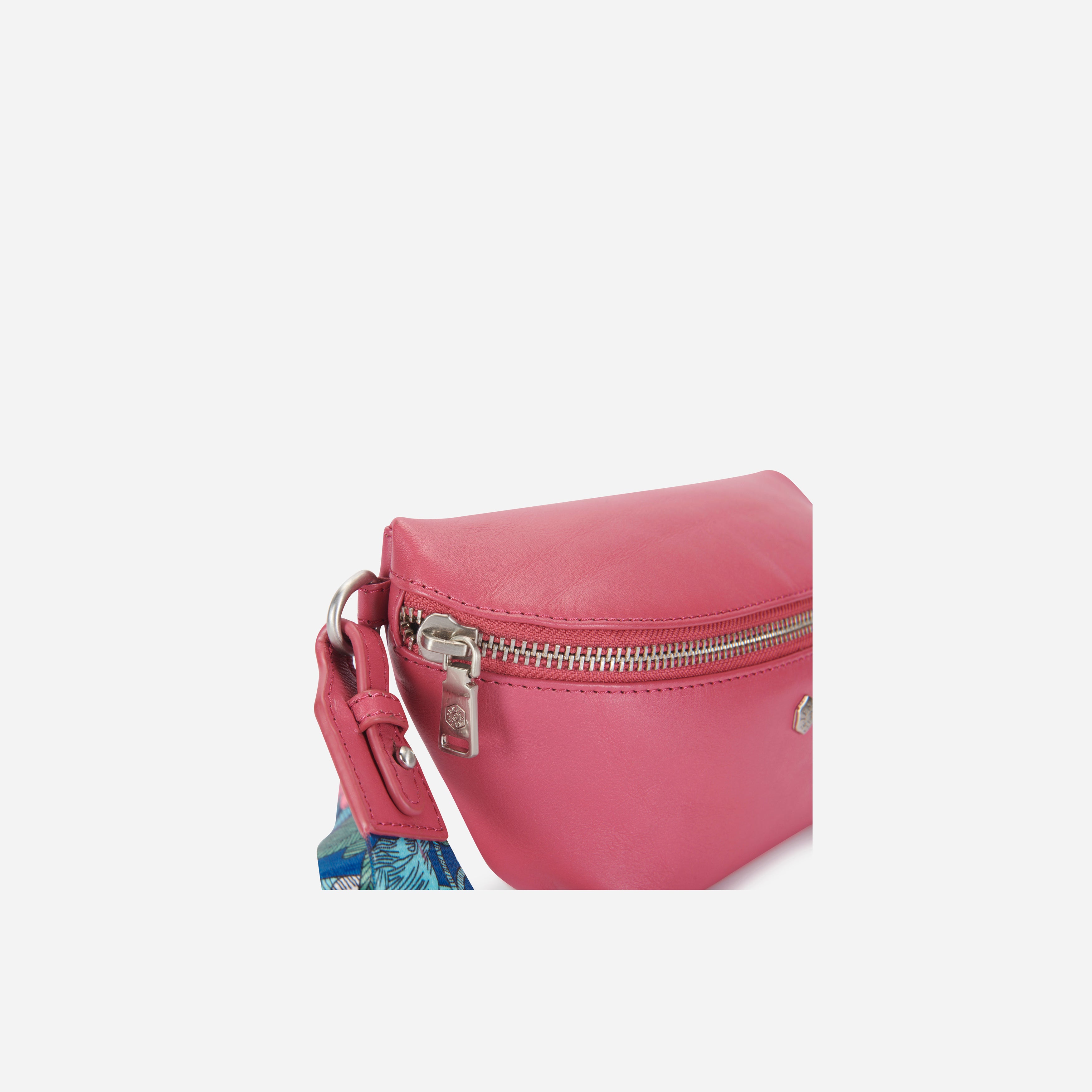 Osaka Slim Ladies Leather Waist Bag, Flamingo