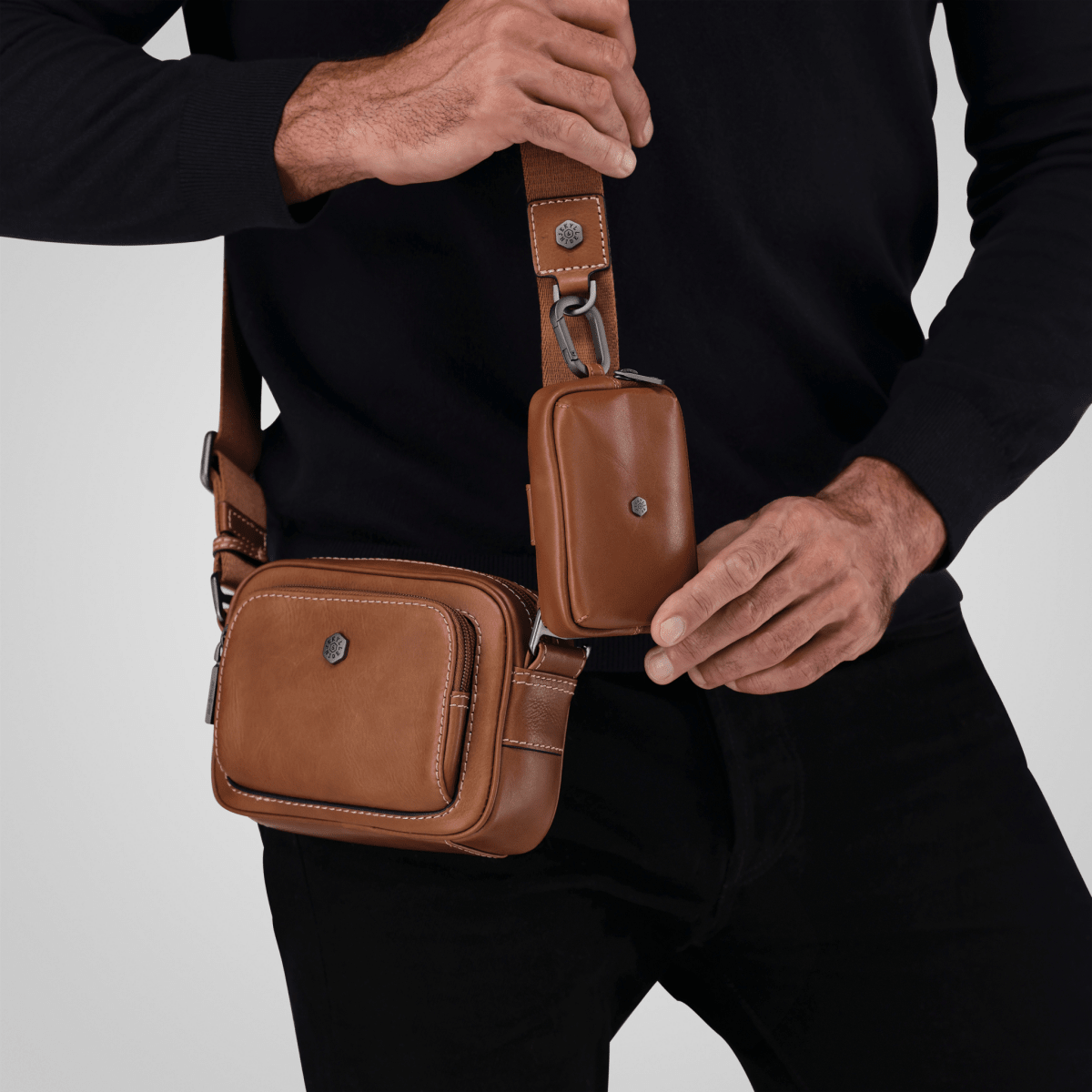 Norwegian black storage pouch by Jekyll & Hide - side view