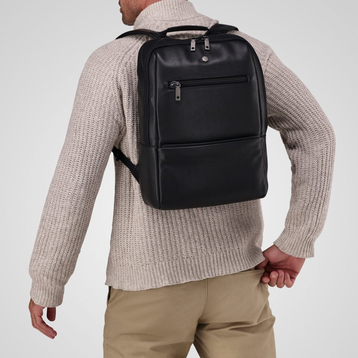 Full-grain leather backpack by Jekyll & Hide - hardware detail