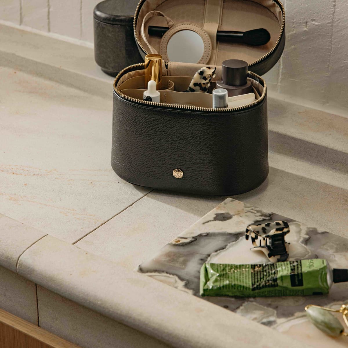 Geneva Vanity Case