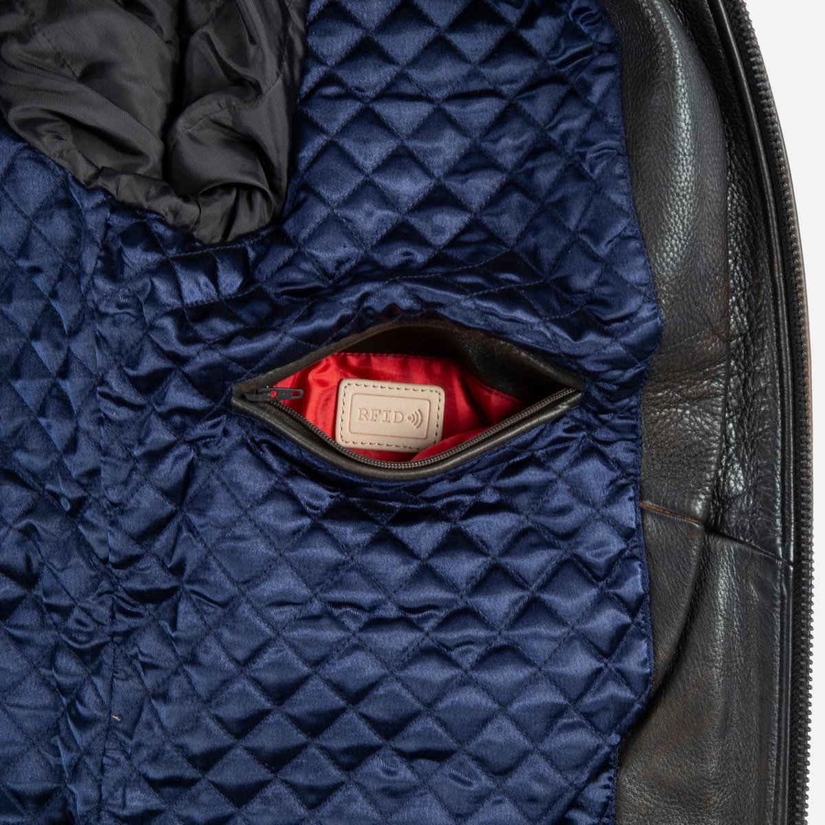 Harry black men's leather jacket by Jekyll & Hide - close-up detail